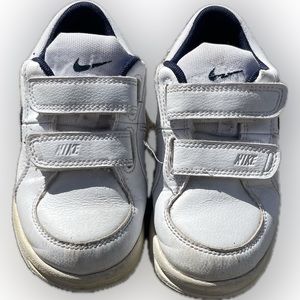 Toddler nike shoes